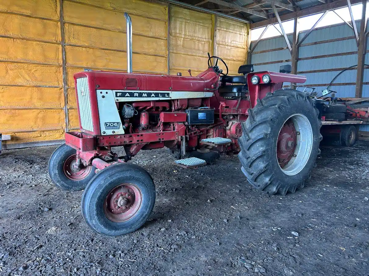 Gallery image 1 for Used International Harvester 706 Tractor