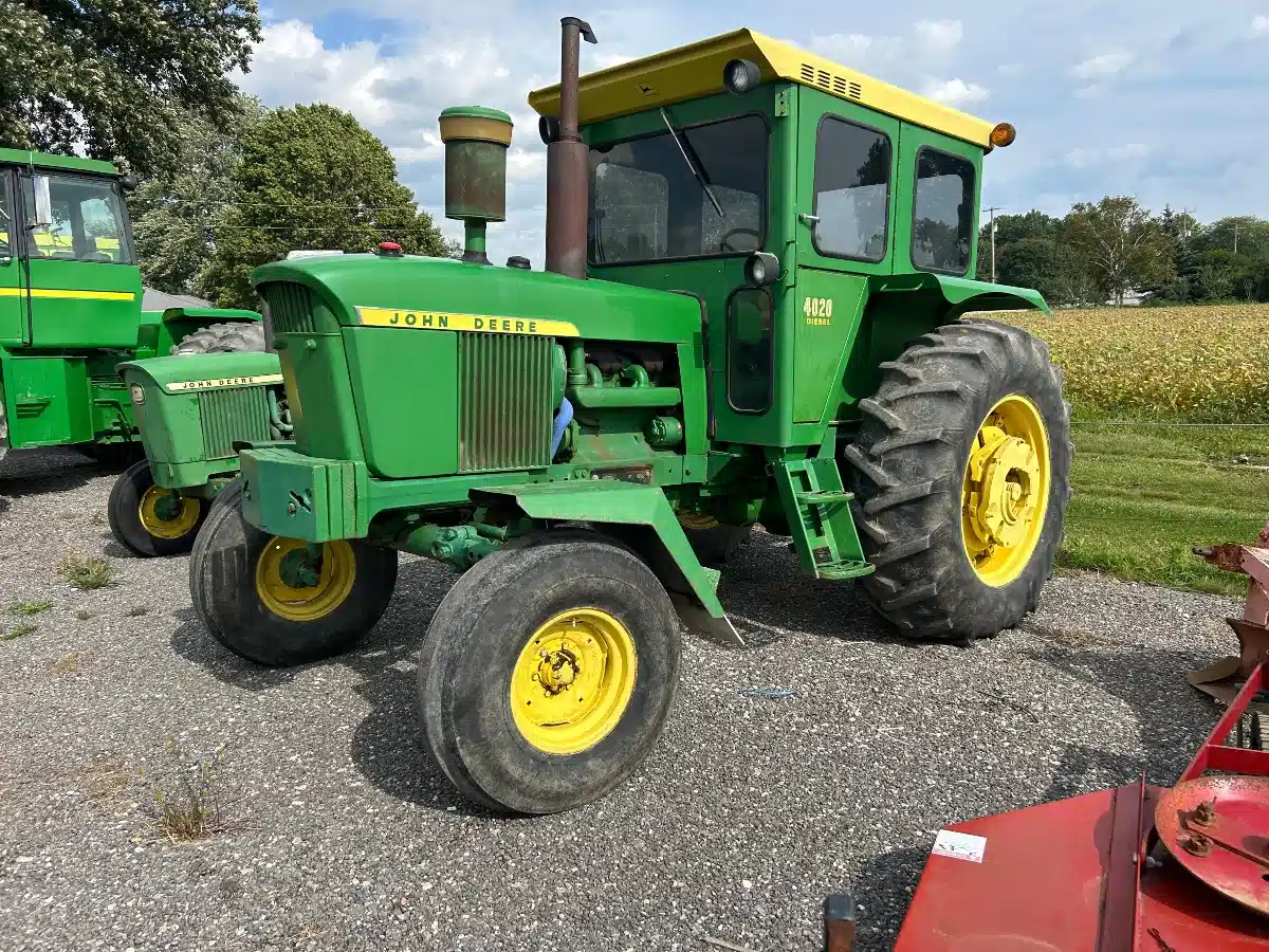 Gallery image 1 for Used John Deere 4020 Tractor