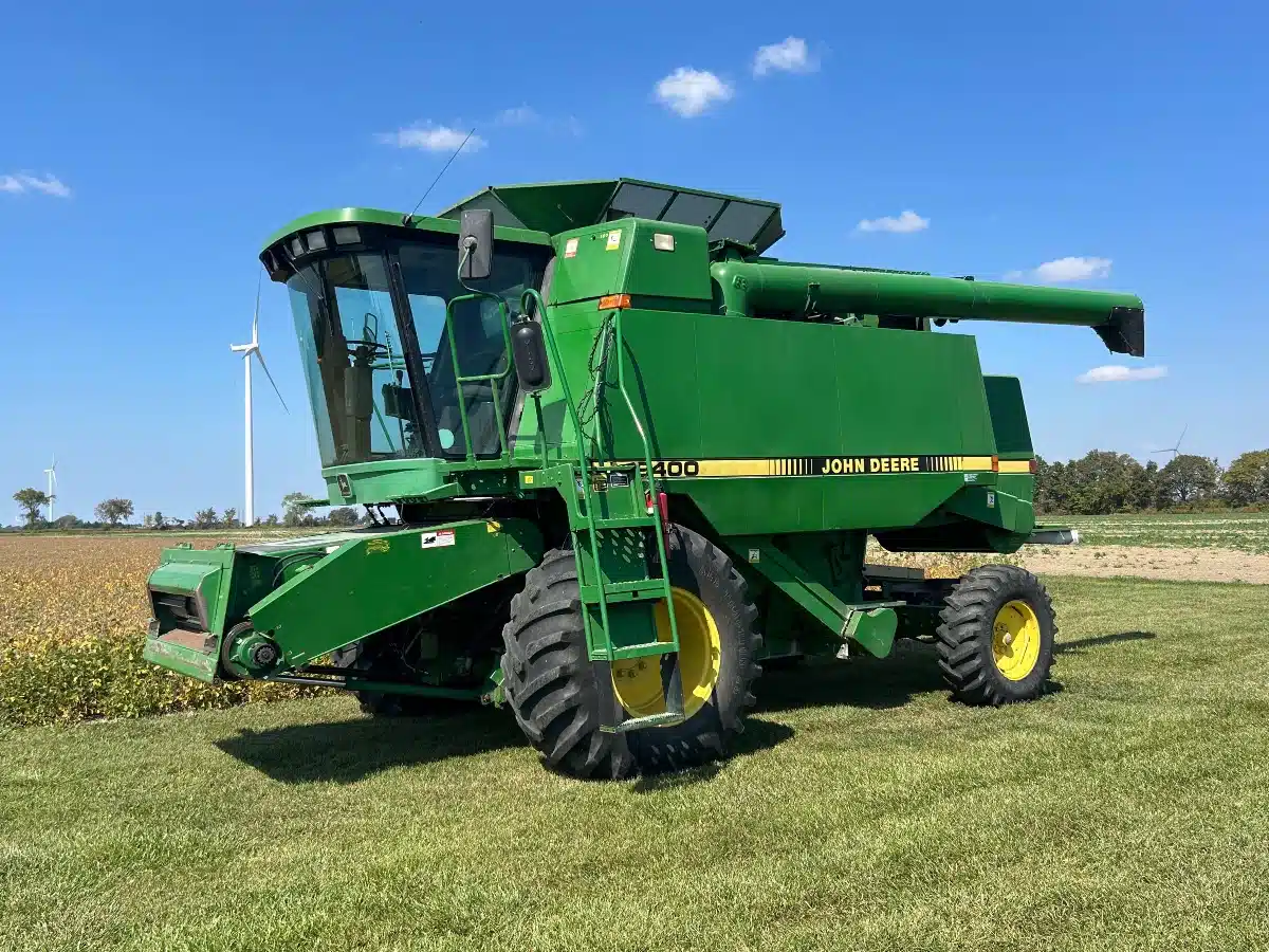 Gallery image 1 for Used 1989 John Deere 9400 Combine