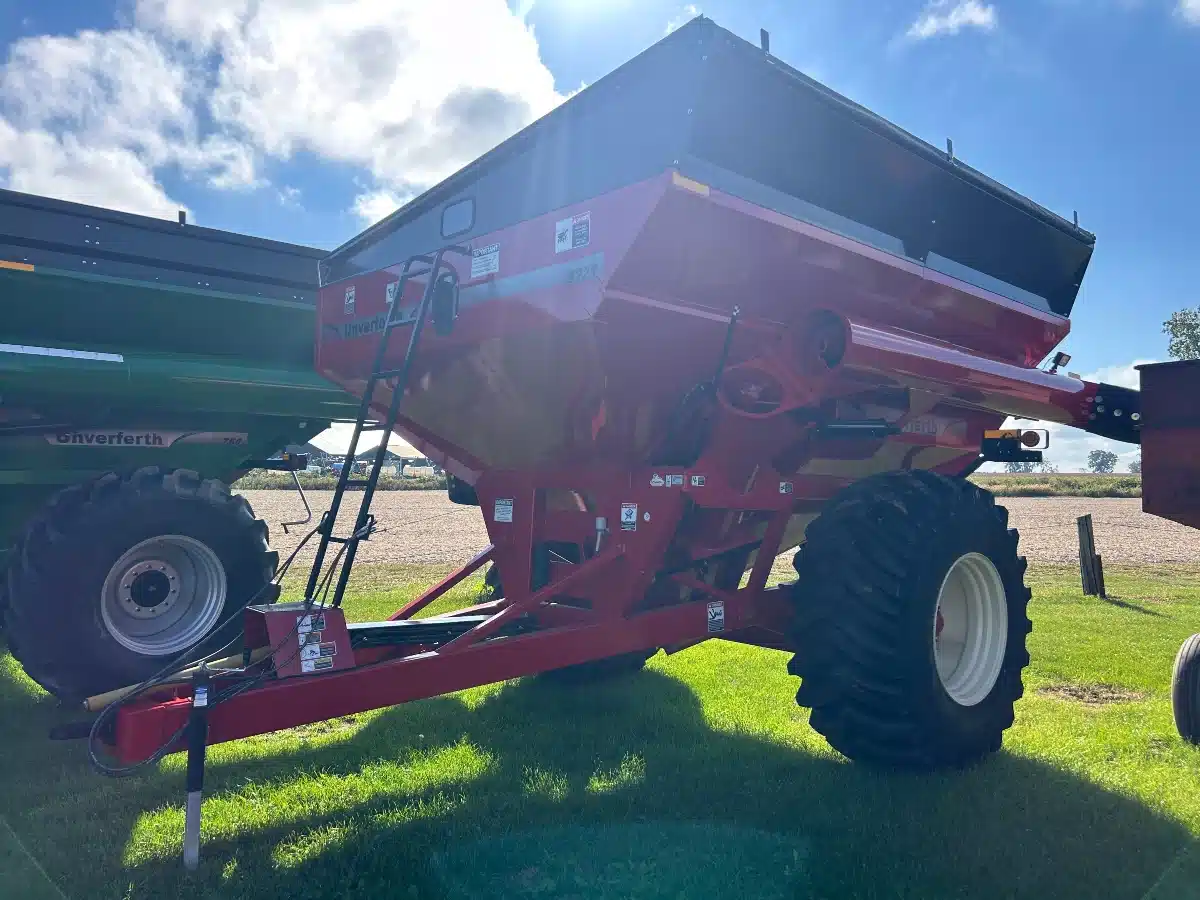 New 2025 Unverferth 6225 Grain Cart