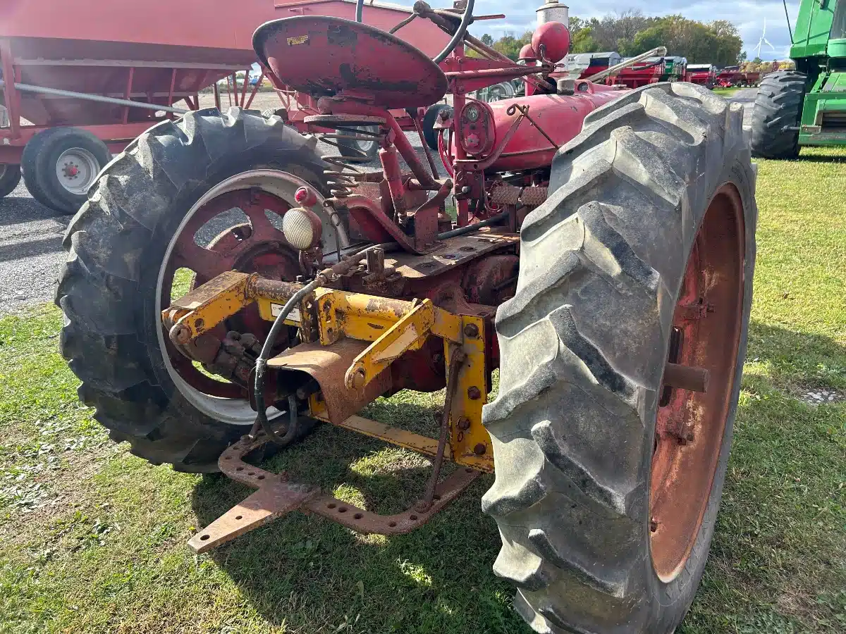 Gallery image 2 for Used Farmall H Tractor