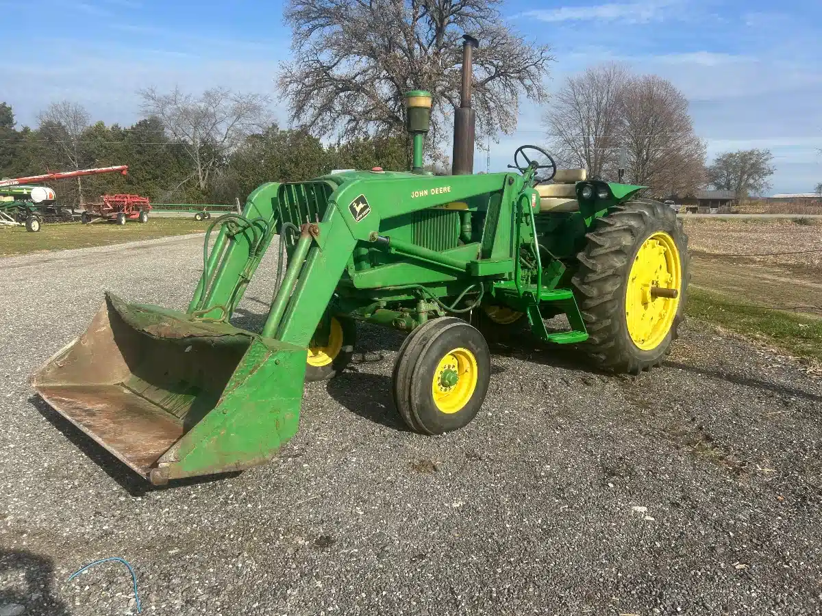 Gallery image 2 for Used John Deere 3020 Tractor