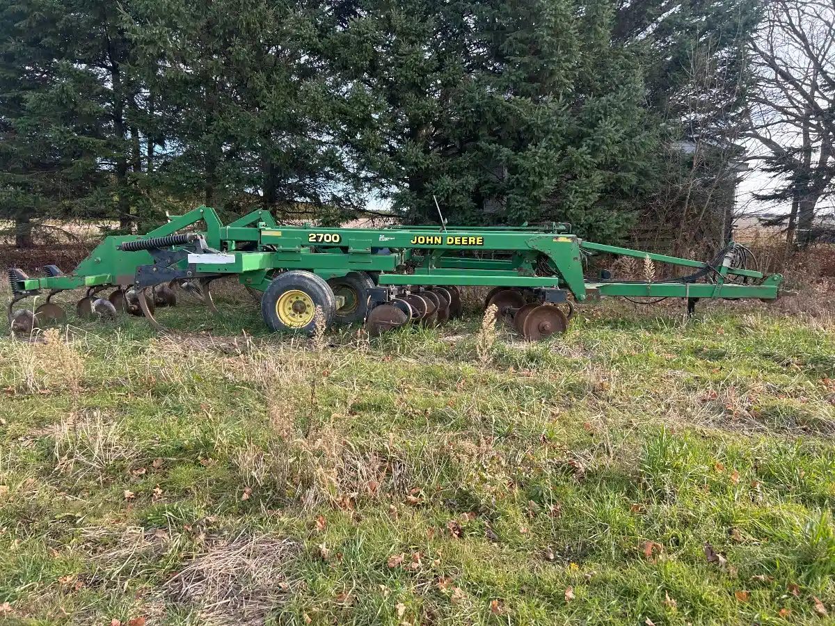 Used John Deere 2700 Disc Ripper