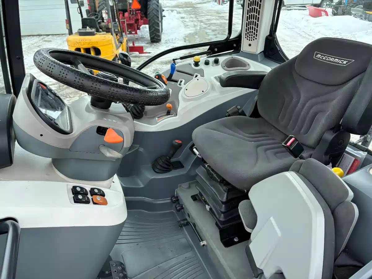 Gallery image 2 for McCormick X4.40 Tractor