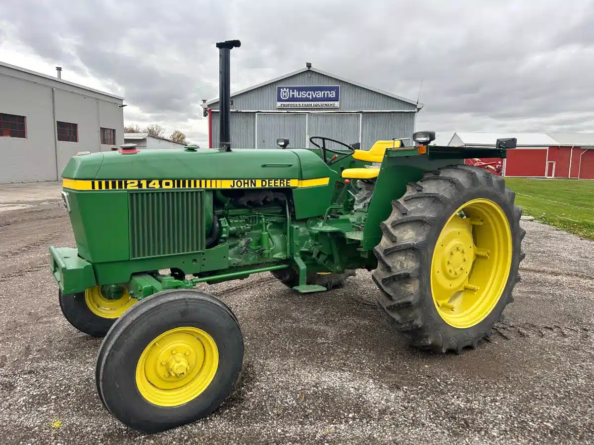 John Deere 2140 Tractor