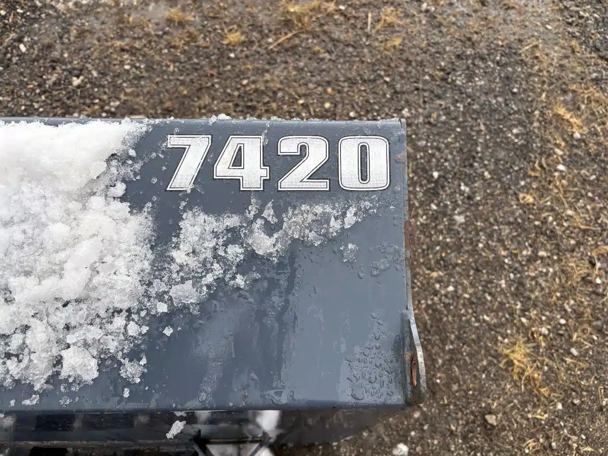 Gallery image 2 for Farm King Allied 7420 Snow Blower