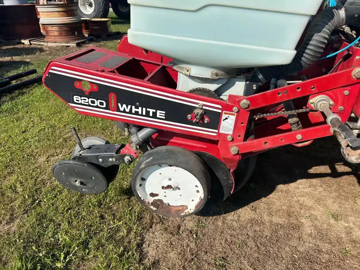 Gallery image 2 for White 6200 Planter