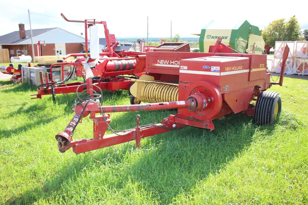 Gallery image 1 for Used New Holland 570 Square Baler - Small