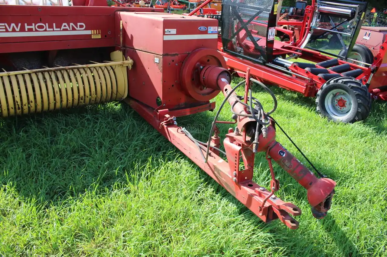 Gallery image 2 for Used New Holland 570 Square Baler - Small