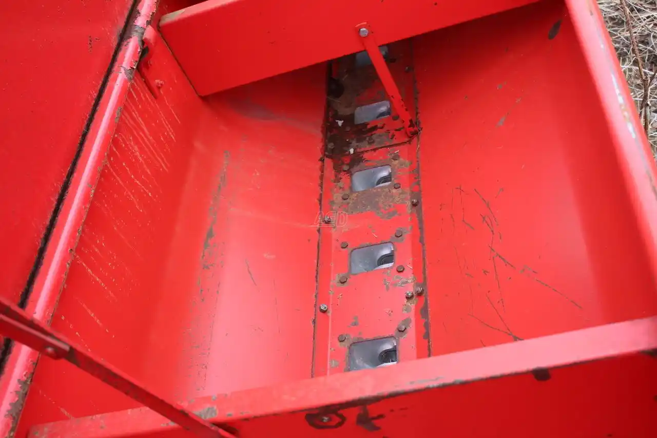 Gallery image 2 for Used Massey Ferguson 33 Drill