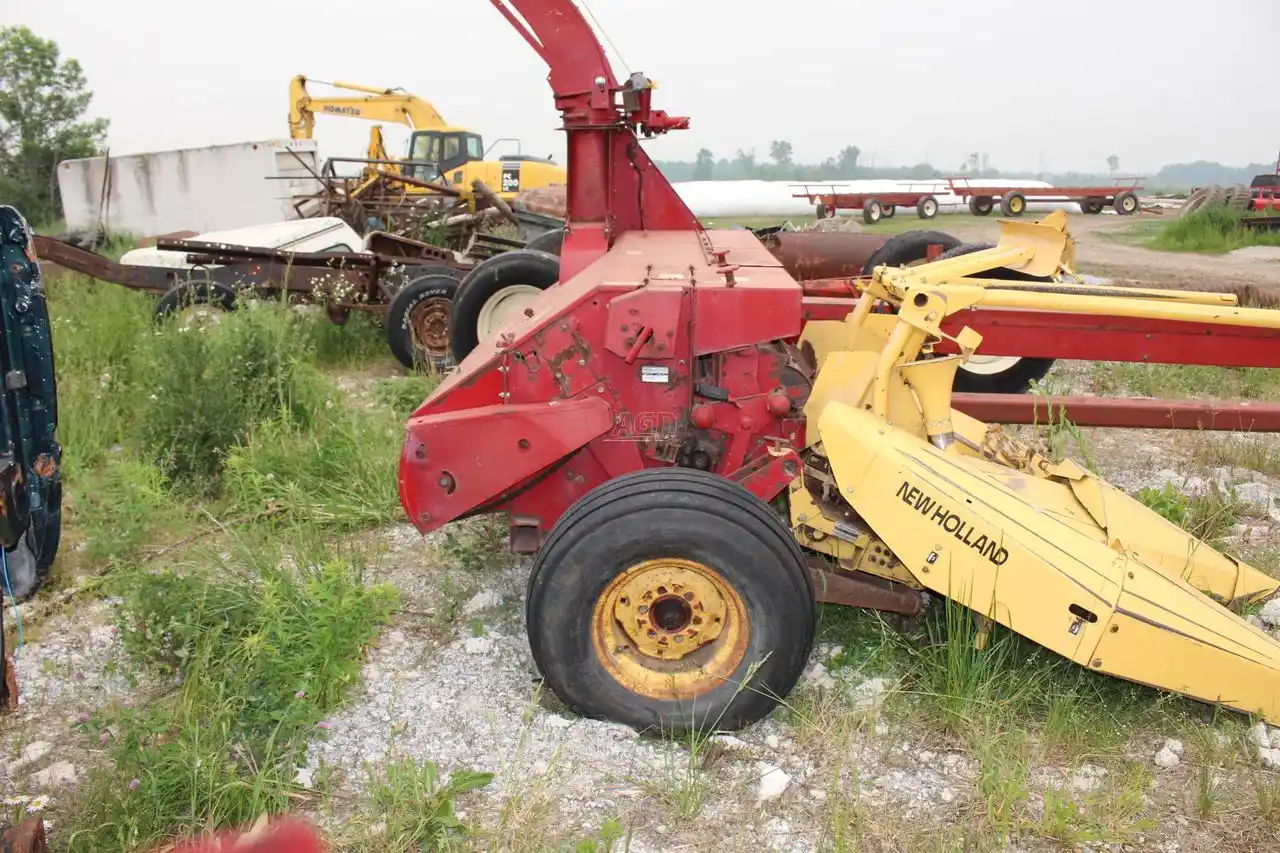 Gallery image 2 for Used New Holland 892 Forage Harvester