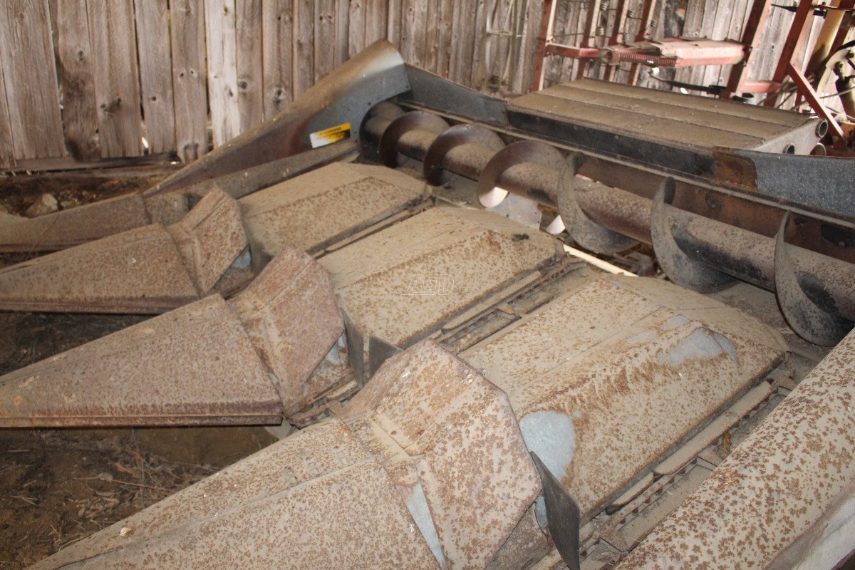Image for Used Gleaner 630 Header - Row Crop