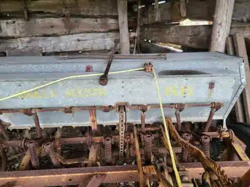 Gallery image 2 for Used Minneapolis Moline P3-7 Drill