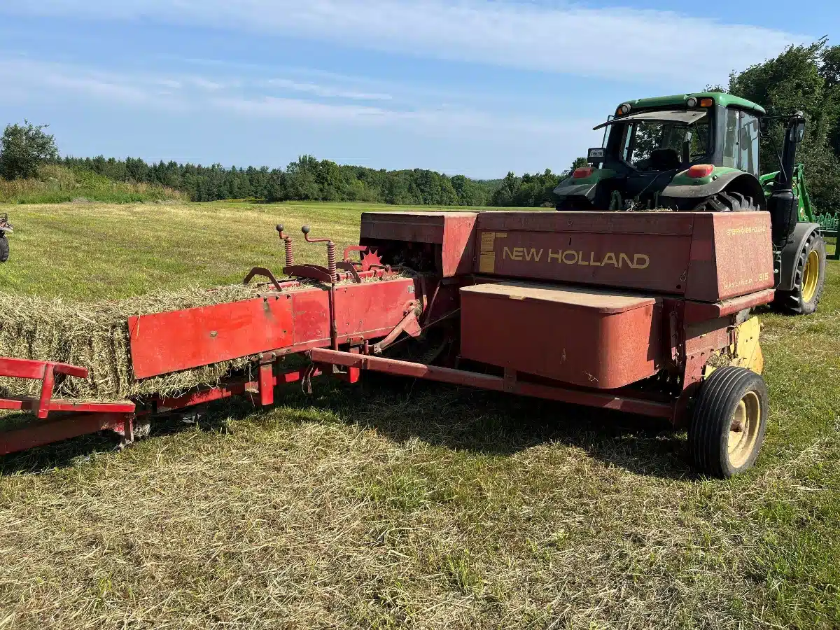 Gallery image 2 for Used New Holland 315 Square Baler - Small