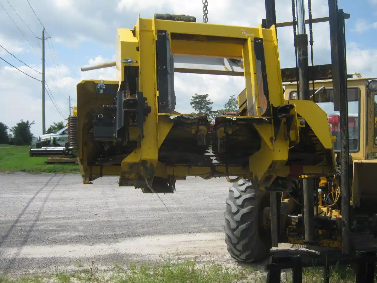 Gallery image 2 for Used Dion F64-90 Header - Rotary