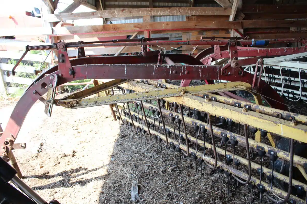 Gallery image 2 for Used New Holland 55 Rake