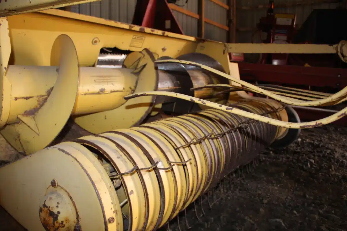 Gallery image 1 for Used New Holland 790W Header - Pickup