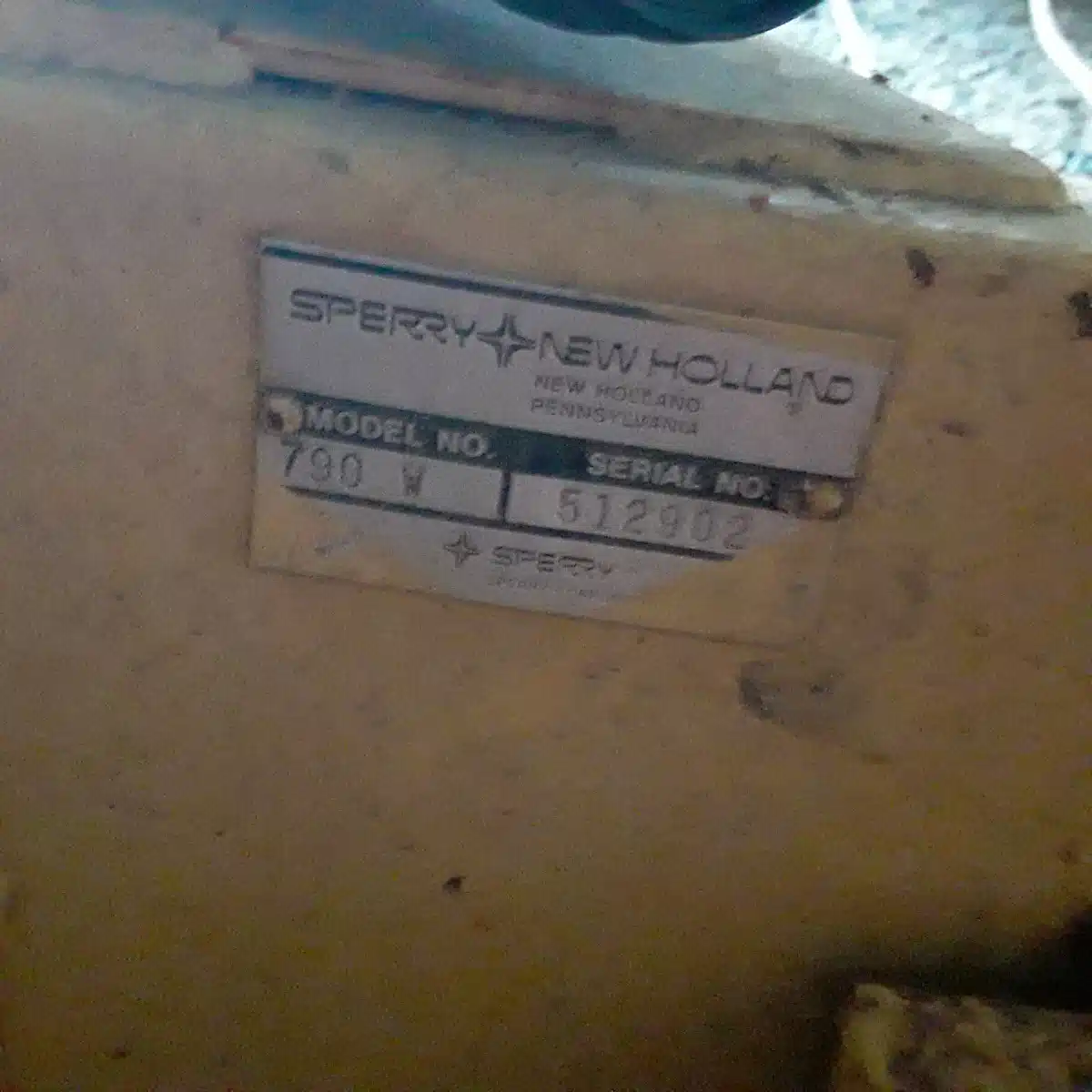 Gallery image 2 for Used New Holland 790W Header - Pickup