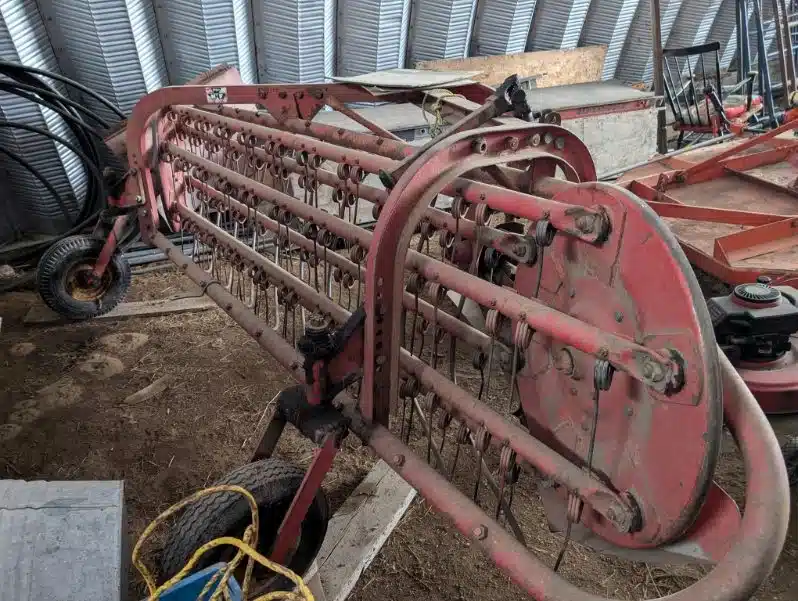 Gallery image 1 for Used Massey Ferguson 25 Rake