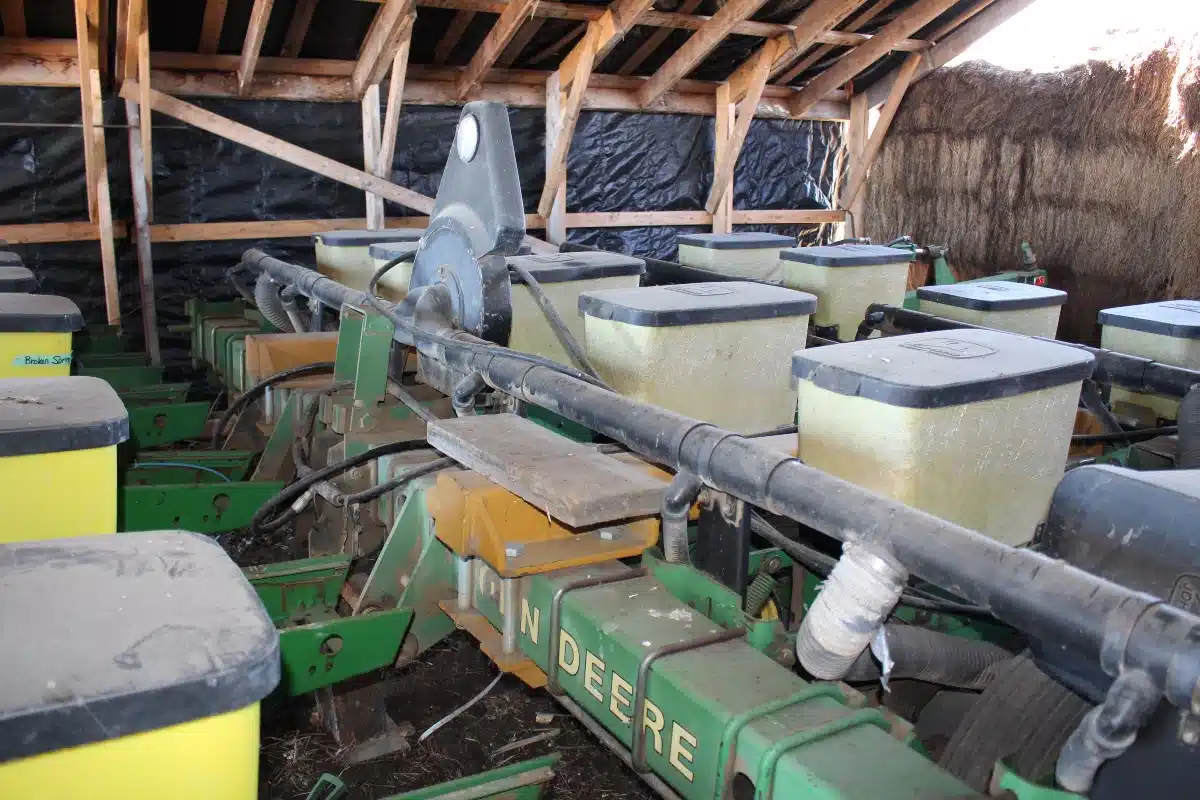 Gallery image 1 for Used John Deere 7300 Planter