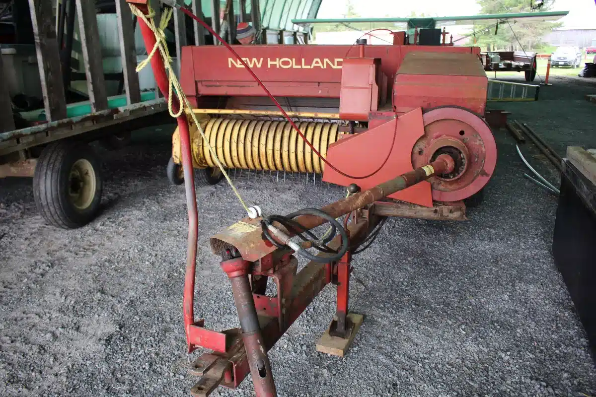 Gallery image 1 for Used New Holland 315 Square Baler - Small