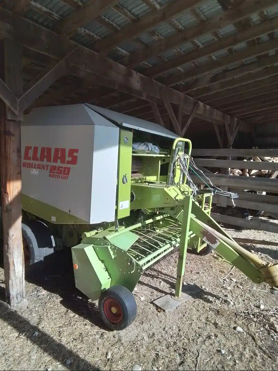 Gallery image 2 for Used CLAAS ROLLANT 250RC Round Baler