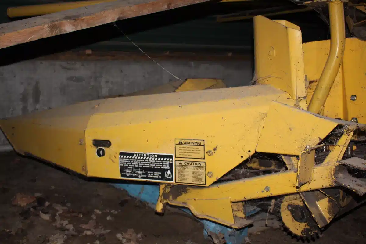 Gallery image 1 for Used New Holland 824 Header - Row Crop