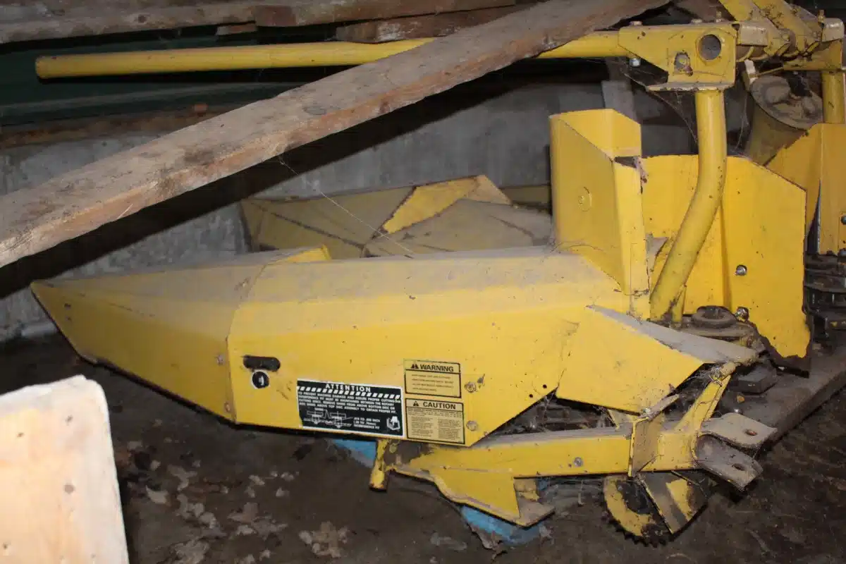 Gallery image 2 for Used New Holland 824 Header - Row Crop