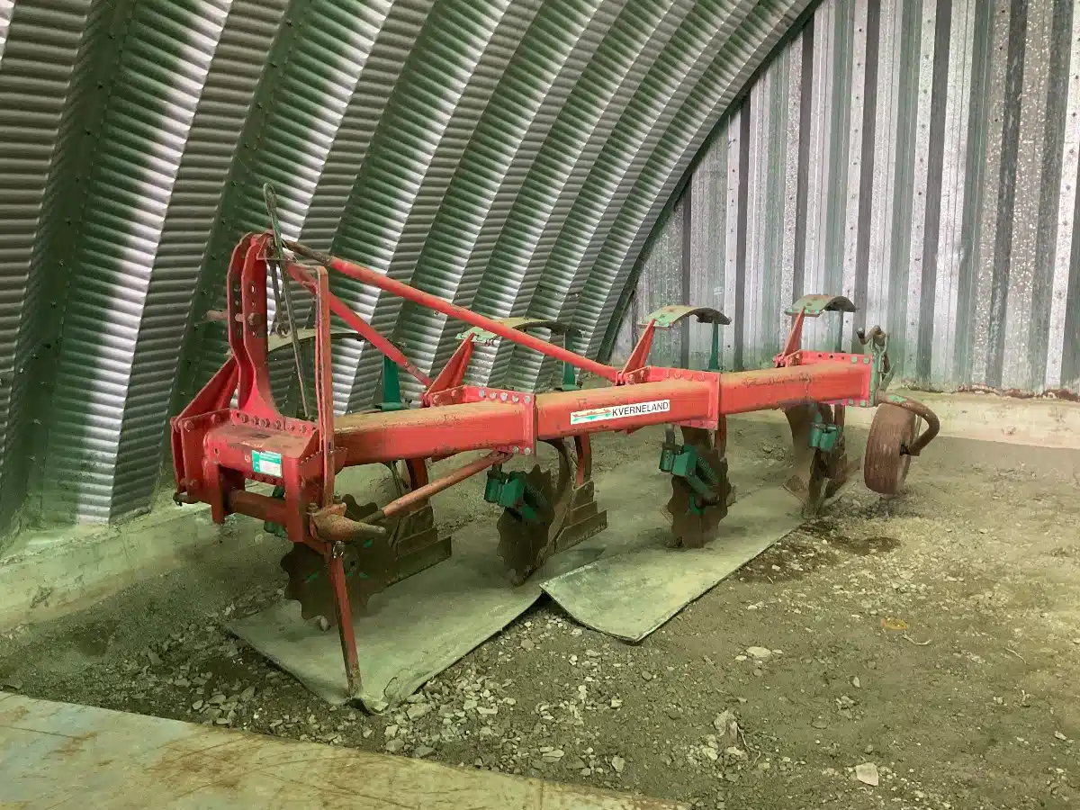 Gallery image 1 for Used Kverneland A3NR Plow