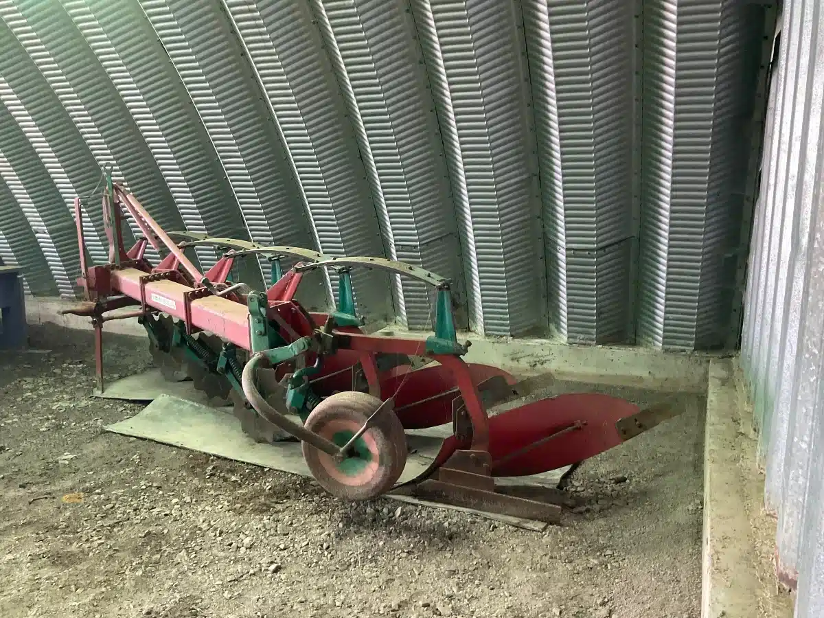 Gallery image 2 for Used Kverneland A3NR Plow