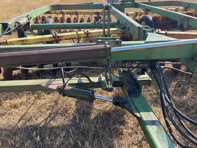 Gallery image 2 for Used John Deere 220 Disc