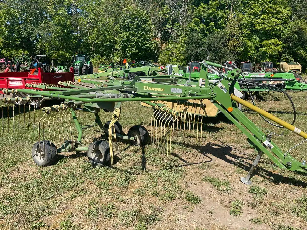 Gallery image 1 for Used Krone SWADRO 42T Rake