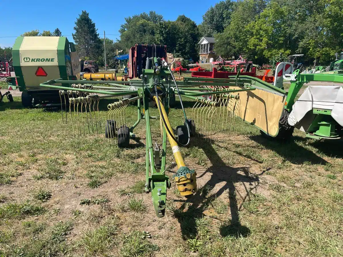 Gallery image 2 for Used Krone SWADRO 42T Rake