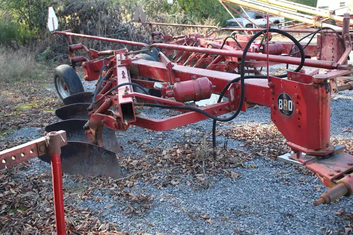 Used Massey Ferguson 880 Plow