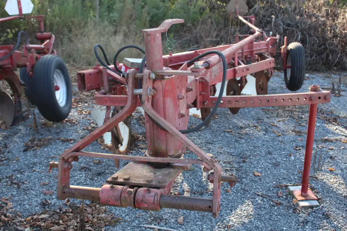 Used Massey Ferguson 880 Plow