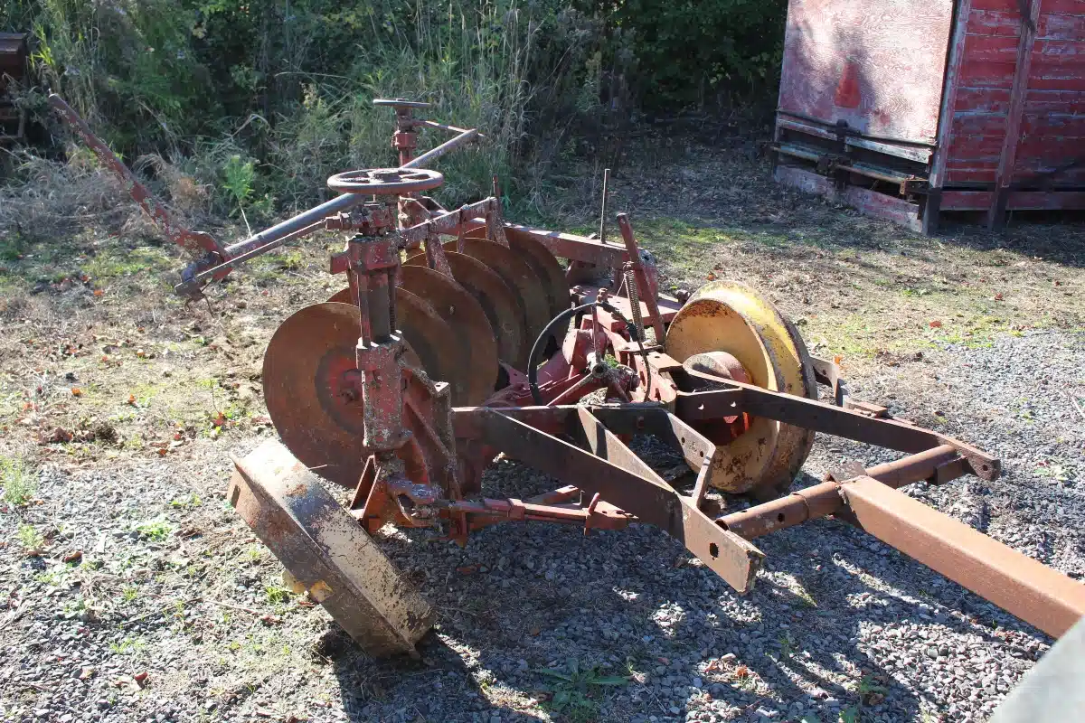 Gallery image 2 for Used Massey Harris 8 Disc