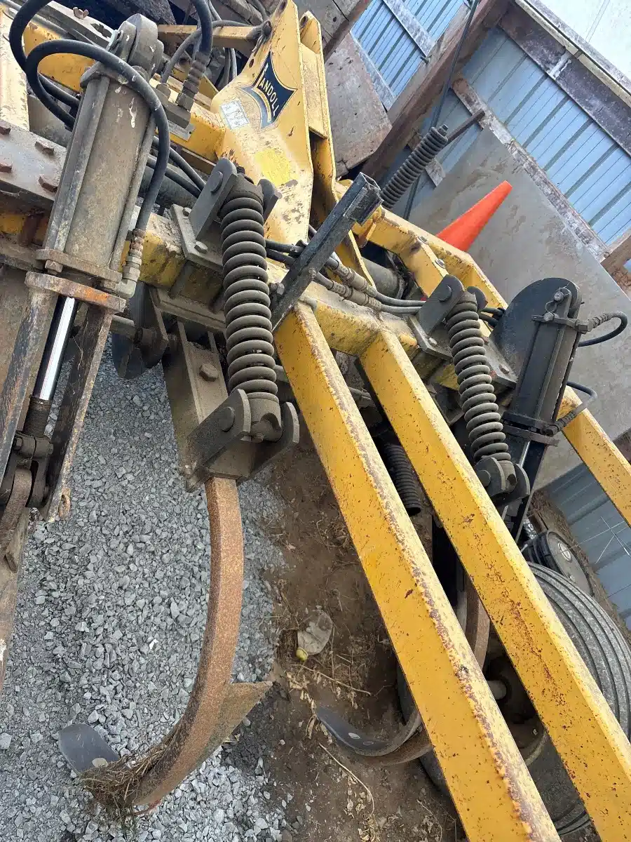 Gallery image 2 for Used Landoll 275 Disc Chisel