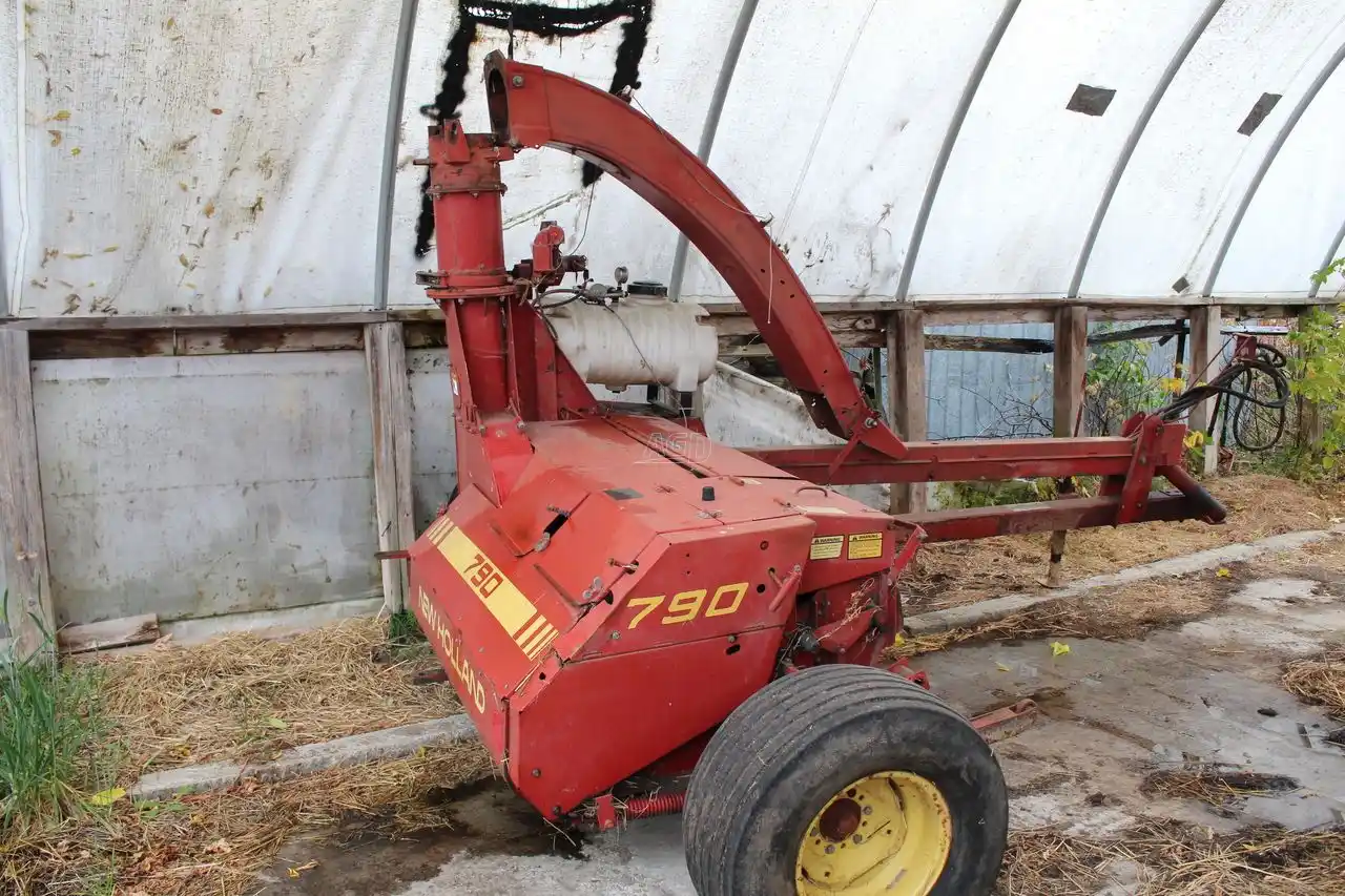Gallery image 2 for Used New Holland 790 Forage Harvester
