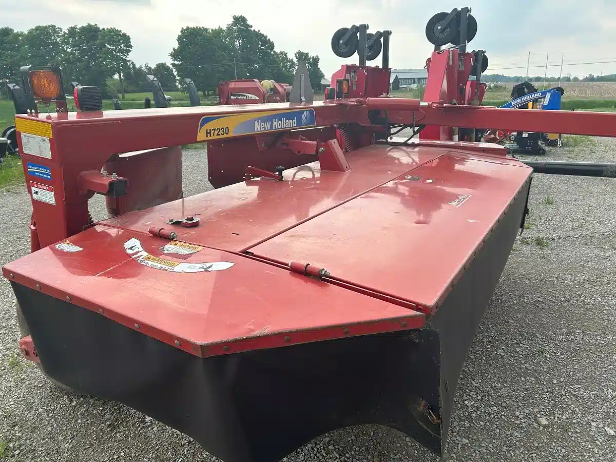 Gallery image 2 for Used 2013 New Holland H7230 Disc Mower Conditioner