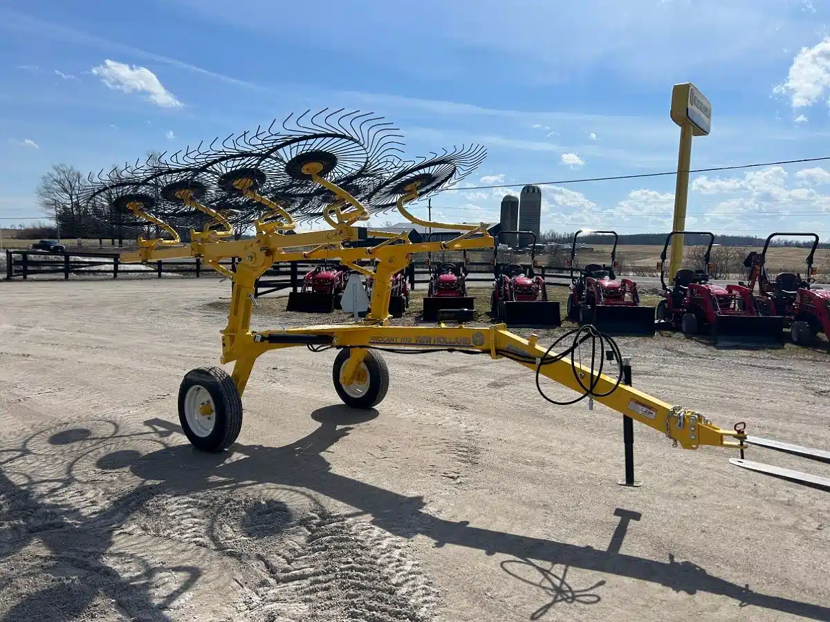 Gallery image 1 for 2026 New Holland PROCART 819 Rake