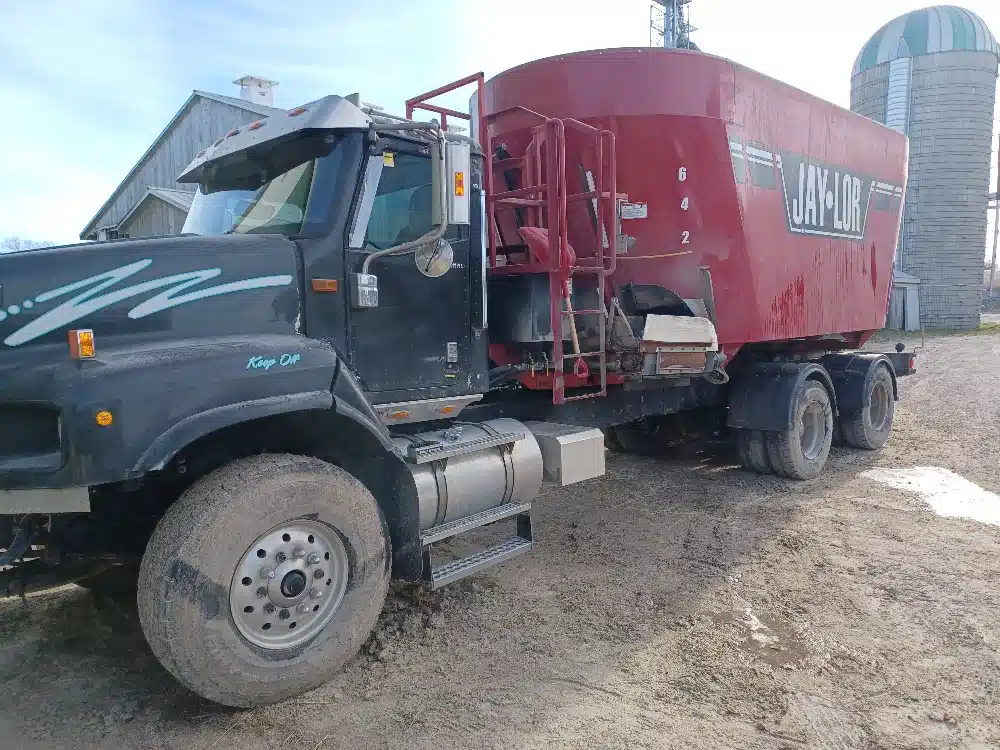 Image for Used 2005 Jaylor Paystar Truck - Grain