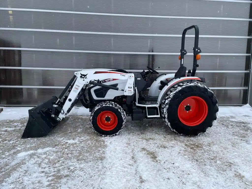 Gallery image 2 for New Bobcat CT4045 Tractor Loader