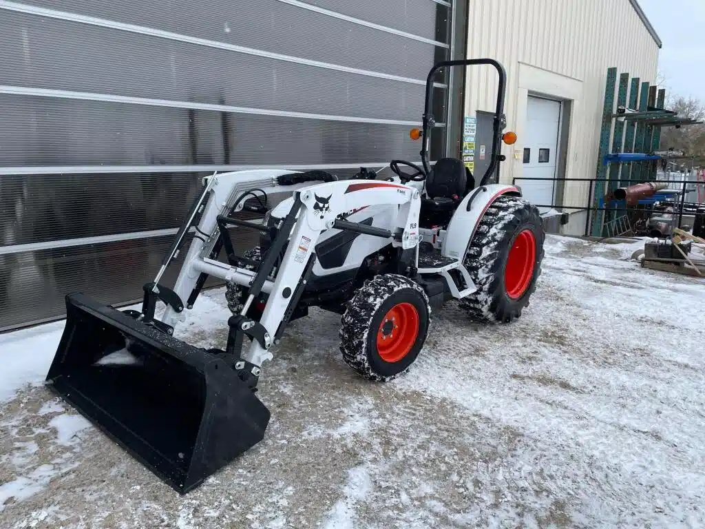 Gallery image 1 for New Bobcat CT4045 Tractor Loader