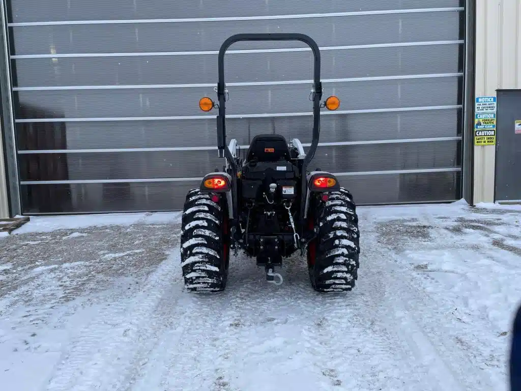 Gallery image 2 for New 2023 Bobcat CT2035H Tractor Loader