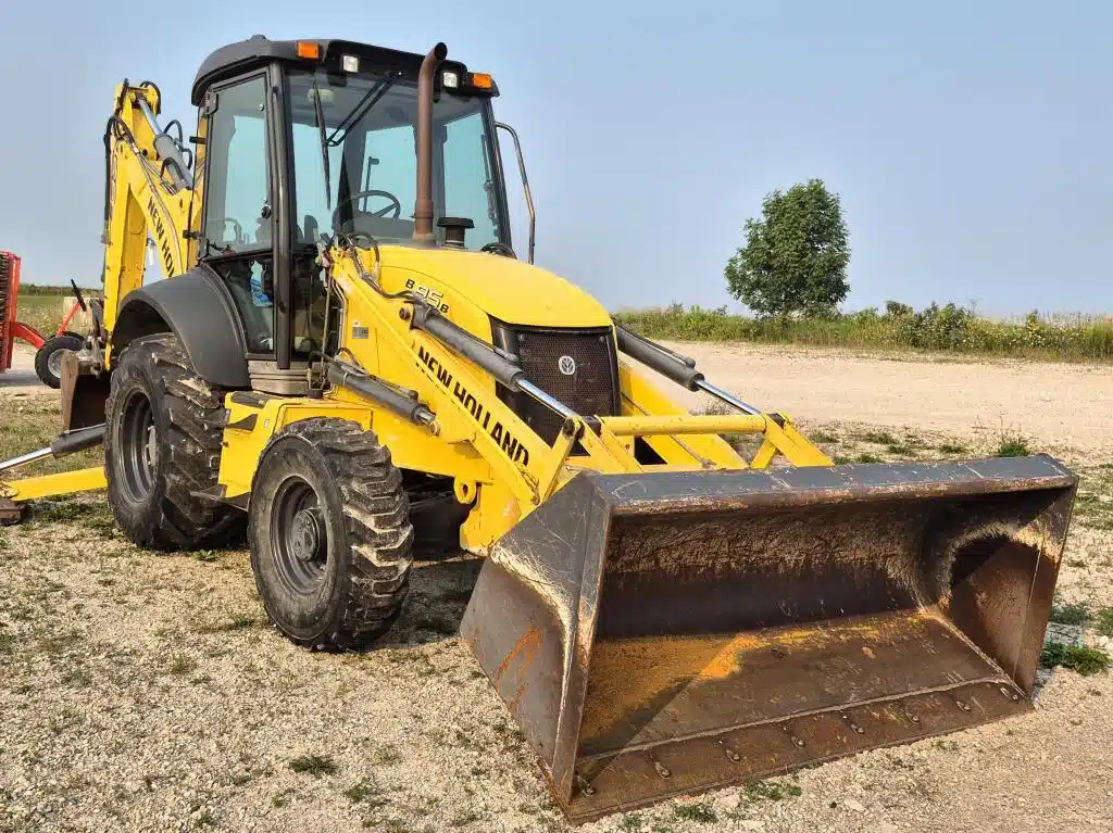 Gallery image 2 for Used 2018 New Holland B95B
