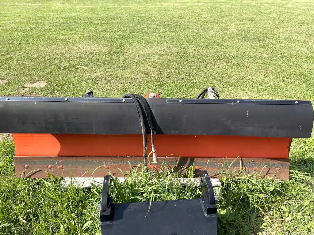 Gallery image 2 for Used Kubota V4290 Blade