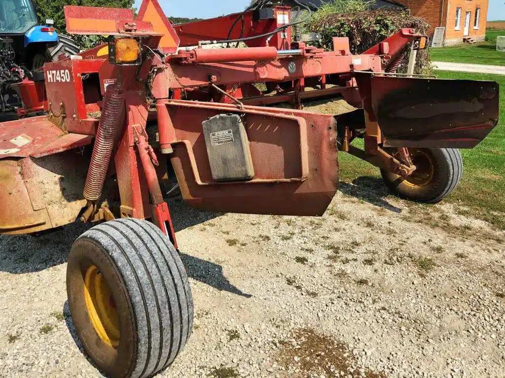 Gallery image 2 for 2011 New Holland H7450 Disc Mower Conditioner