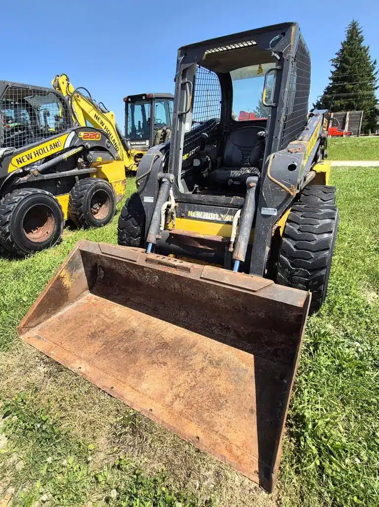 Gallery image 2 for Used 2013 New Holland L220 Skid Steer