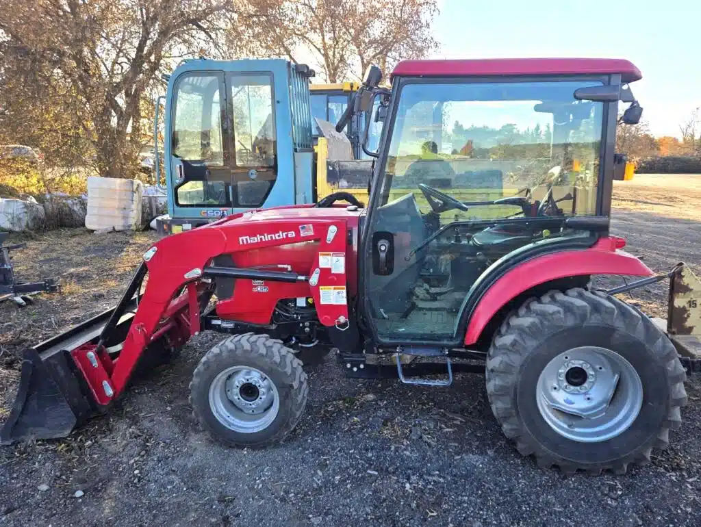 Image pour Usagé 2022 Mahindra 1635 HST Tracteur avec chargeur