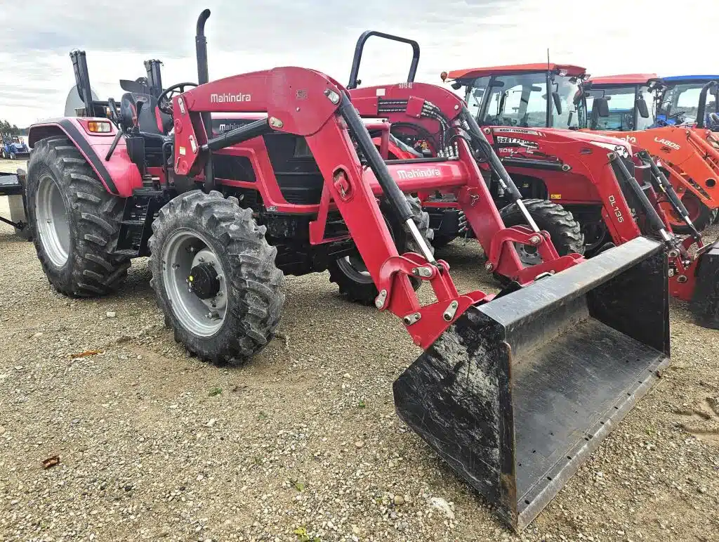 Image pour Usagé 2019 Mahindra 6075 Tracteur avec chargeur